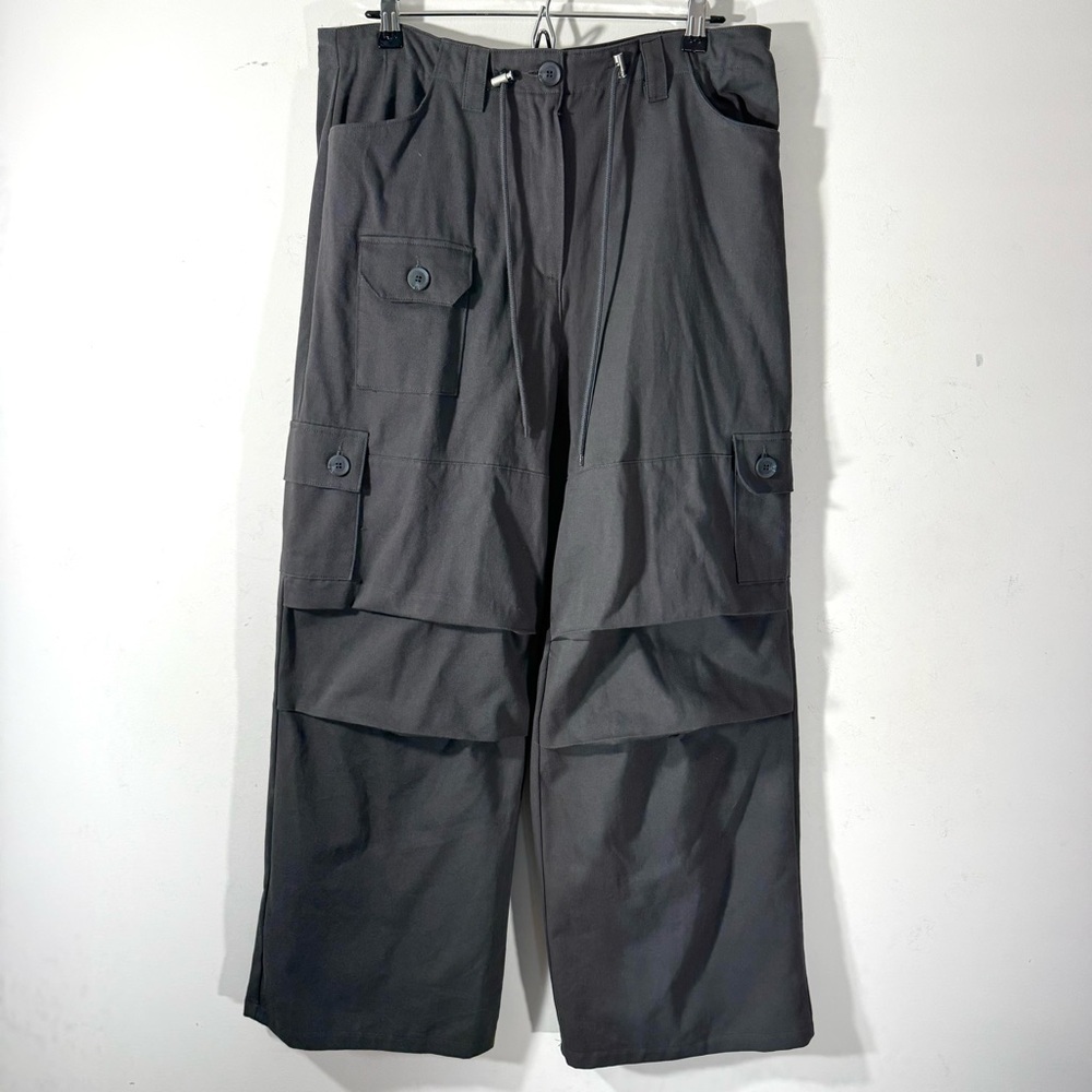 Gray Wide leg cargo pants with tiered draping and drawstrings